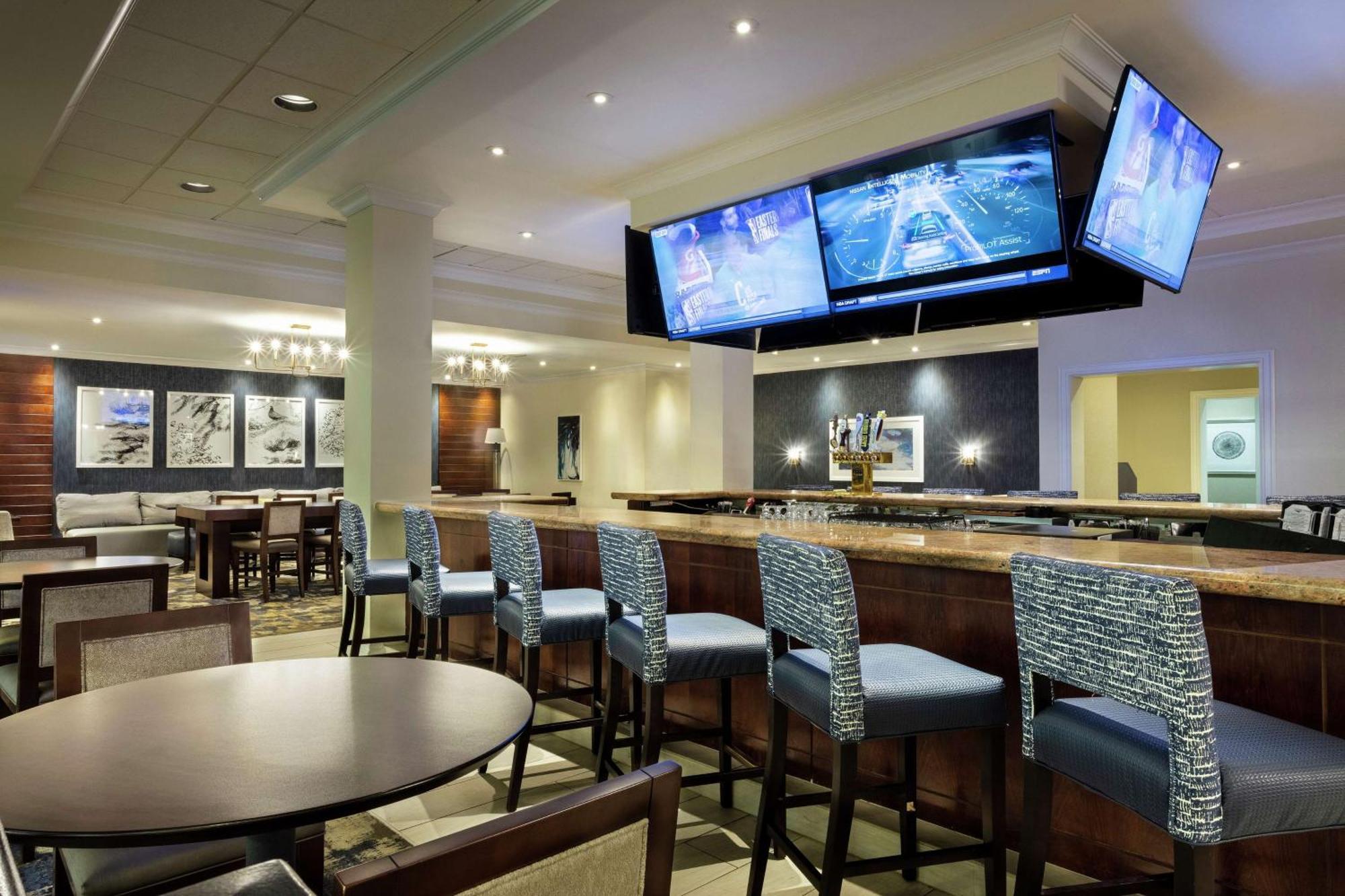 Doubletree By Hilton Hotel Columbia Exterior photo