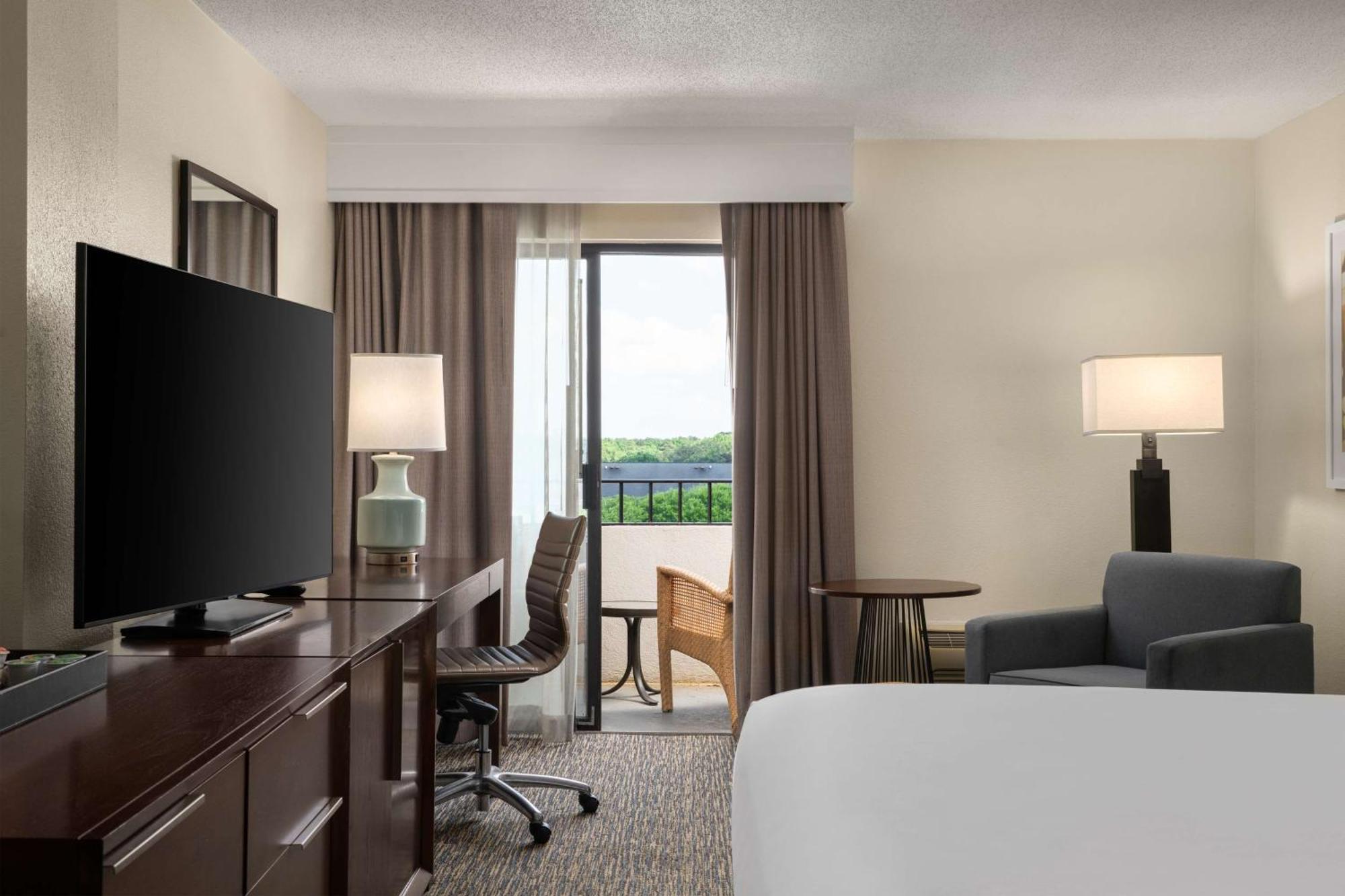 Doubletree By Hilton Hotel Columbia Exterior photo